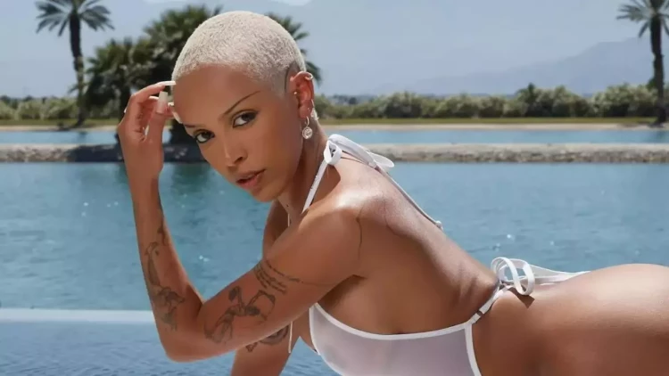 Konsertinə uşaqla gələn valideynləri təhqir etdi - FOTOlar