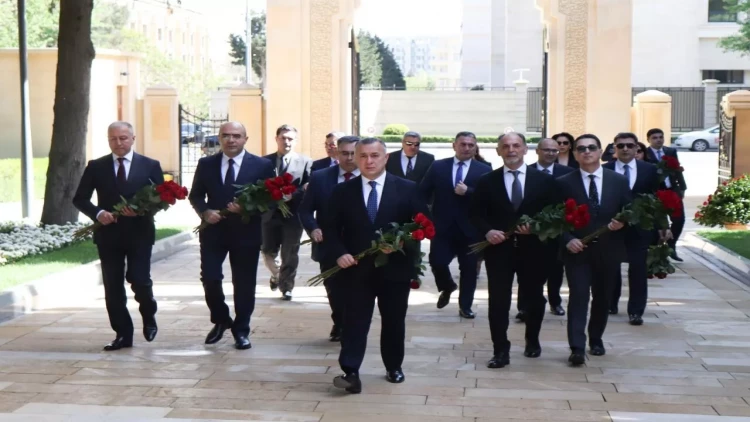 Səhiyyə Nazirliyinin rəhbərliyi akademik Zərifə Əliyevanın xatirəsini yad edib - FOTO