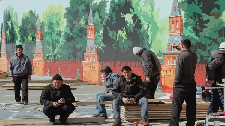 Rusiyada miqrantların qalma müddəti il ərzində 90 günə qədər azaldılır