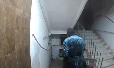 Gecələr insanlara qorxu yaşadan qadın kameraya düşdü - VİDEO