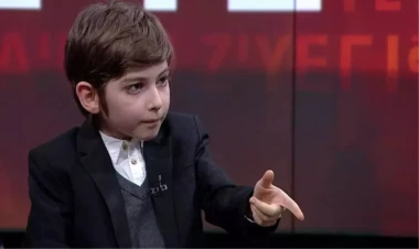 O, indi 15 yaşlı böyük oğlandır - 