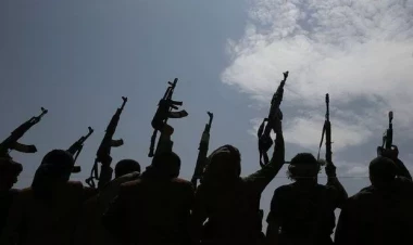 “Ənsar Allah” lideri: Hər iki gündə bir gəmiyə zərbə vururuq