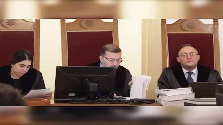 Şahidin dedikləri hakimləri təəccübləndirdi