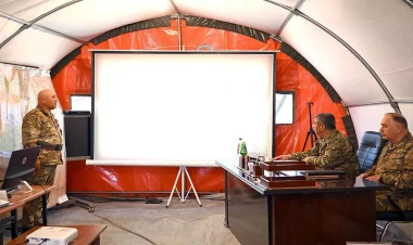 Zakir Həsənov komanda-qərargah təlimlərini izlədi - FOTO