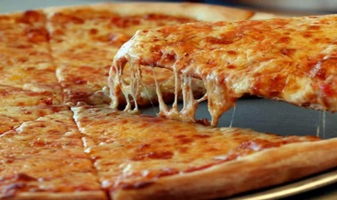 Milanda gecə saatlarında pizza yemək qadağan olunur