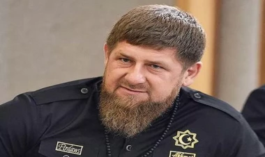 Kadırovun naziri polisləri hədələdi: Sizi diz çökdürüb...