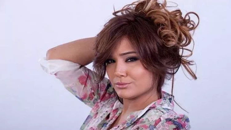 Şəbnəm vəfat edən prodüserinin məzarı başında GÖZ YAŞI TÖKDÜ - VİDEO