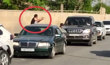 Gəncədə avtomobillərə “silah” tuşlayan şəxsin kimliyi bilindi - VİDEO