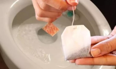 Tualeti təmizləmək üçün çaydan istifadə edin - Maraqlı bir yol