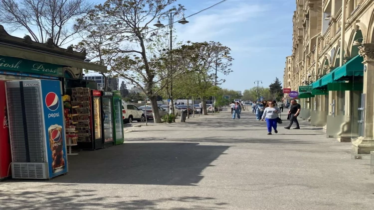 Bakıda bazar günü parkinqə görə pul alınır