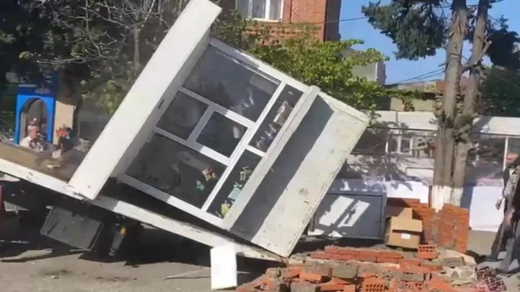 FHN tərəfindən qanunsuz tikililər söküldü - FOTO