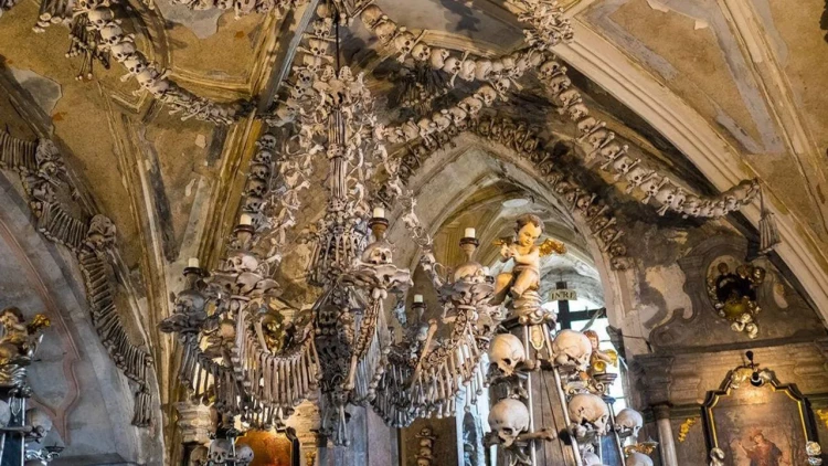 Fransanın insan sümüklərindən inşa etdiyi KİLSƏLƏR – SENSASİYALI FAKTLAR - FOTO