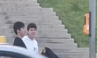 İşıqfora təpik atan yeniyetmə polisə çağırıldı - YENİLƏNİB - VİDEO