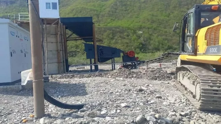 Qubada yerin təkindən qanunsuz istifadə edənlər cəzalandırılıb - FOTOlar