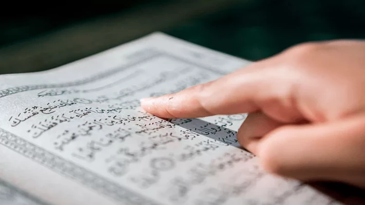 Bakıda yarım milyona Quran satılır? - FOTO