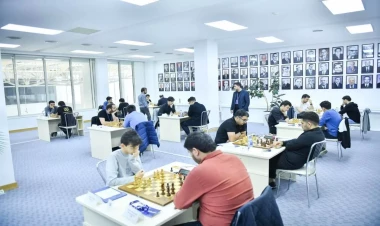 Azərbaycan çempionatında liderlərdən qələbə