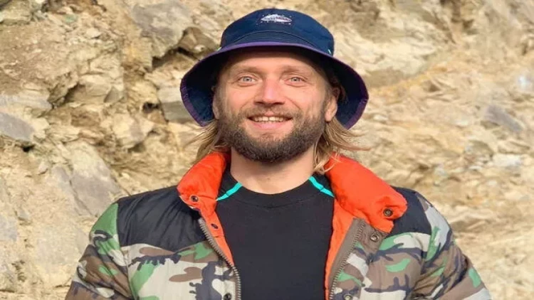 Körpə övladını acından öldürən rusiyalı bloqerə hökm oxundu