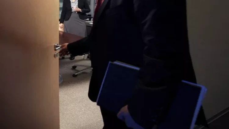 Siyasətçi qadının biznesmen ərinə xəyanət görüntüləri yayıldı - FOTO