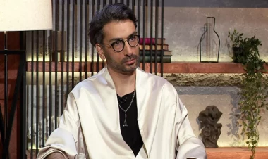 Erməni pianoçu məşhur əsərimizi oğurladı - VİDEO