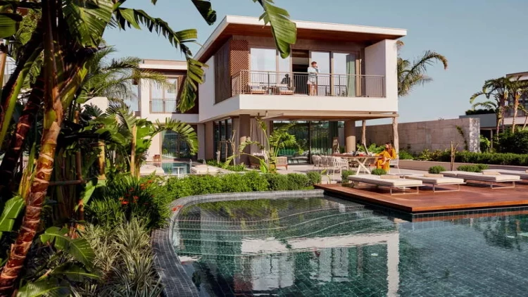 Müasir interyer, şəxsi hovuzlar, hotelə bağlı xüsusi çimərlik, möhtəşəm təamlar, yüksək səviyyəli rahatlıq - FOTO