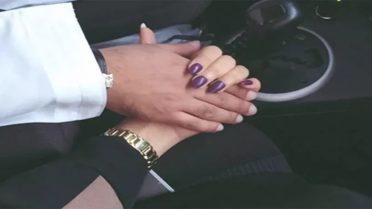 Ailəli müəllim məktəbli ilə çılpaq halda maşında yaxalandı