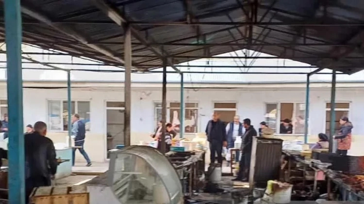 Gəncədə bazarda yanğın olub - YENİLƏNİB - FOTO