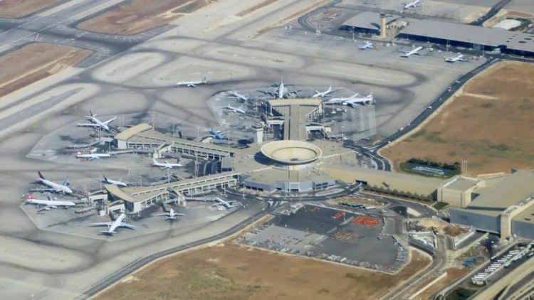 İsrail hava məkanını açdı