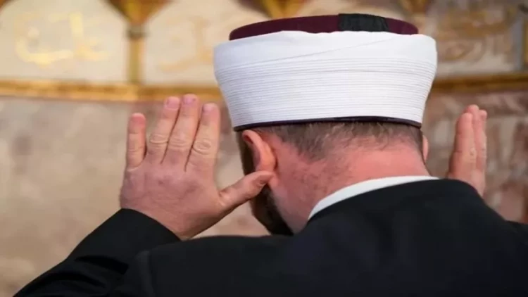 Kişi bayram namazında dünyasını dəyişdi