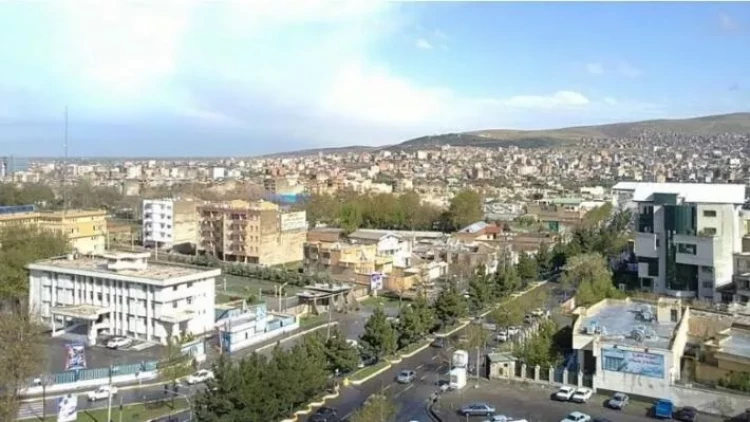 Azərbaycanca danışdı, kürdlər iclası tərk etdi