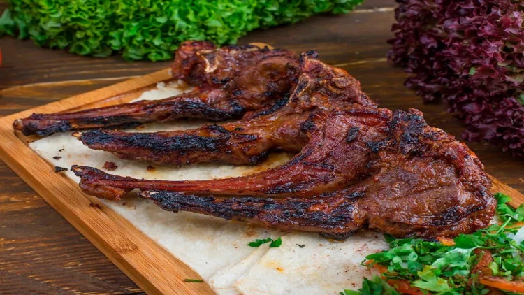 Kabab yemək orqanizmə necə təsir edir? - Həkimdən cavab