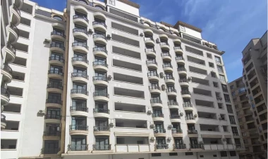 Binanın girişində pilləkən tikməyiblərmiş - FOTO