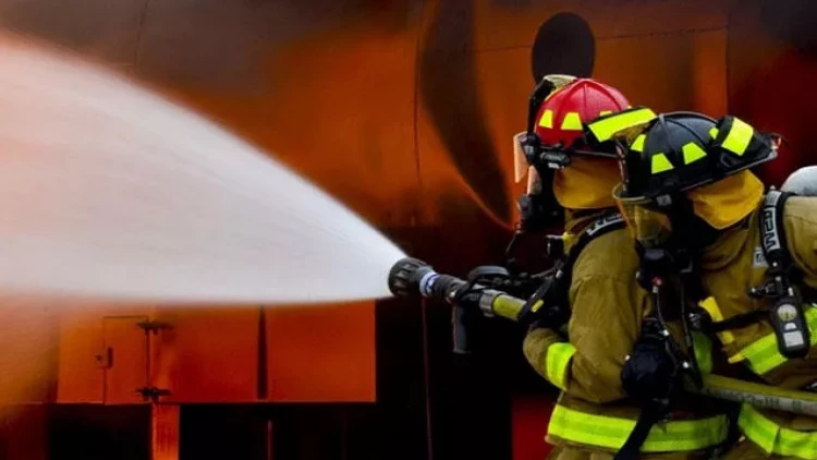 Bakıda mənzil yanır