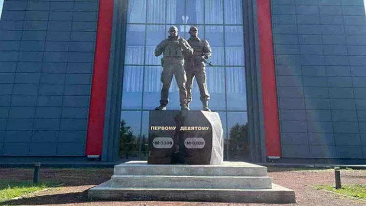 Krasnodarda Priqojinlə Utkinə heykəl qoyuldu