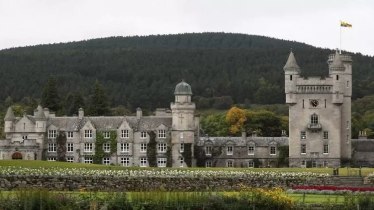 Kral Çarlz Balmoral qəsrini ilk dəfə ictimaiyyətə açır