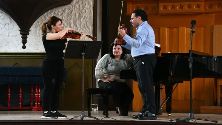 Tanınmış violin ifaçısı Anar Bramo tərəfindən ustad dərsi keçirildi - FOTO