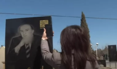 Atasının məzar daşına QR kod yerləşdirən oğul danışdı - VİDEO