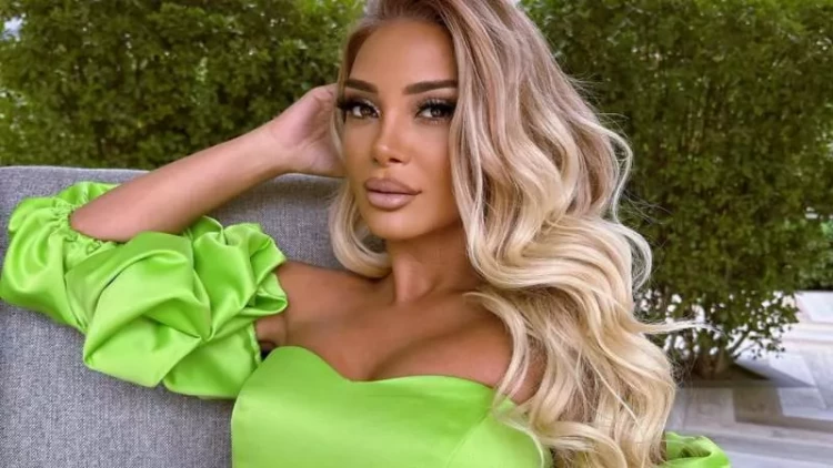 Çinarə qızının adını açıqladı