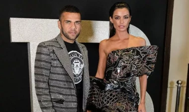 Həbsdən çıxan Dani Alveş arvadı ilə - FOTO