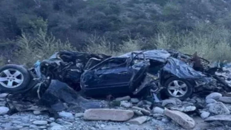 Albaniyada miqrantları daşıyan avtomobil dərəyə yuvarlandı: Çox sayda ölən var