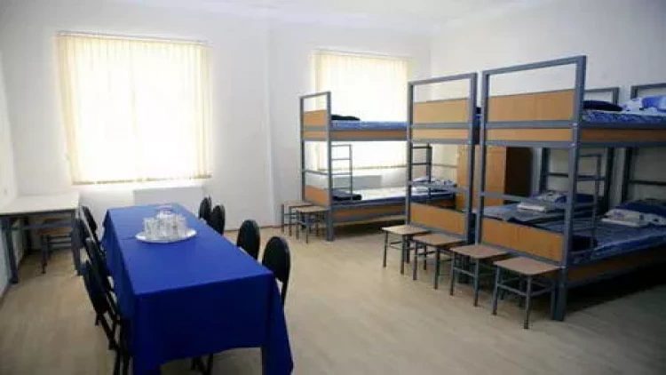 Təcridxanaya ağlagəlməz üsulla narkotik keçirmək istədi - FOTO