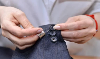 Niyə kişi və qadın geyimlərində düymələr müxtəlif tərəflərə tikilir? - maraqlı fakt