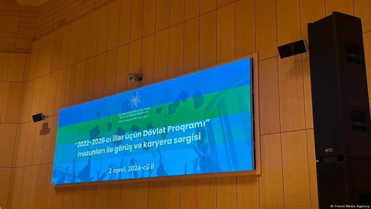 Dövlət Proqramı məzunları ilə görüş və ilk Karyera Sərgisi keçirilir