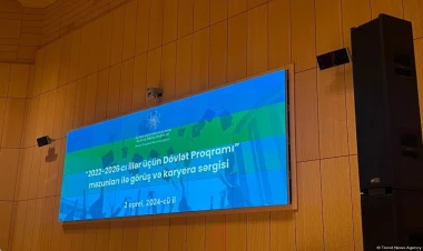 Dövlət Proqramı məzunları ilə görüş və ilk Karyera Sərgisi keçirilir