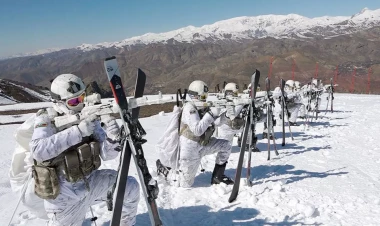 Şiddətli soyuq onları dayandırmır - VİDEO