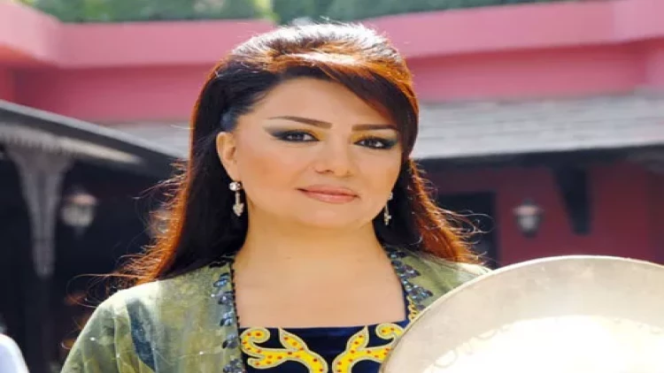 Xalq artistindən fərqli FOTOlar - Gül detalı...