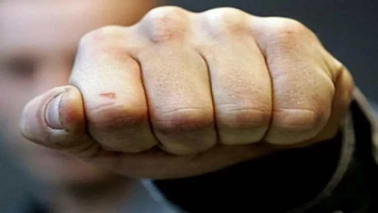 Yatmağına mane olan müdirini öldürdü