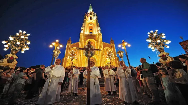 Bu gün Katoliklər Pasxa bayramını qeyd edirlər