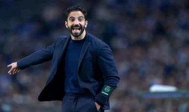 15 milyonluq baş məşqçi