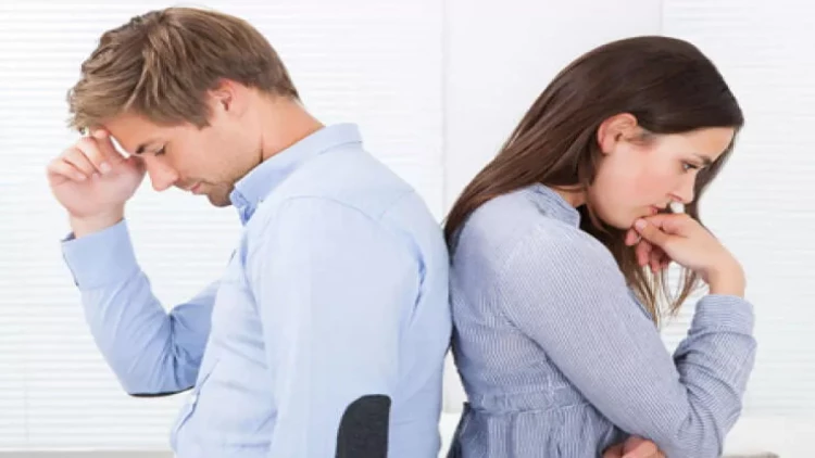 Qadınların kişilərlə ünsiyyətdə tez-tez buraxdıqları 4 SƏHV