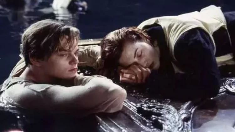 Taxta parçası 719 min dollara satıldı